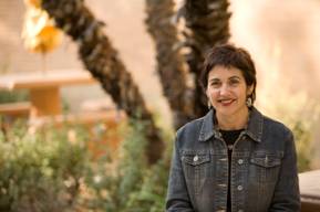 Dr. Lara Medina