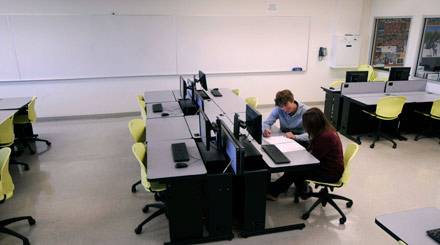 Photo of the walk in tutoring lab located at BH 400