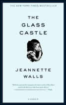 Cover of "The Glass Castle": photograph of a thoughtful girl with her chin on her elbow.