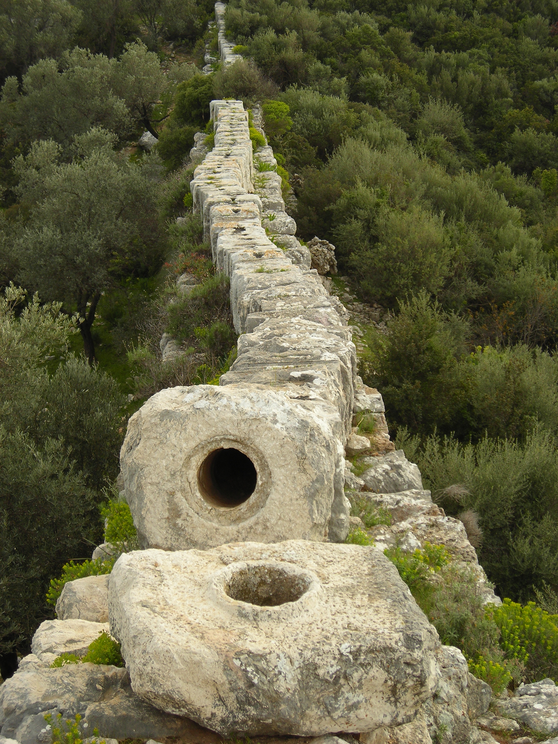 roman aqueduct