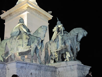 Saeule detail nacht