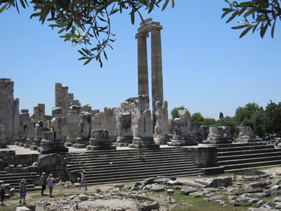 temple columns
