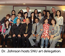 Dr. Johnson hosts SNU art delegation.