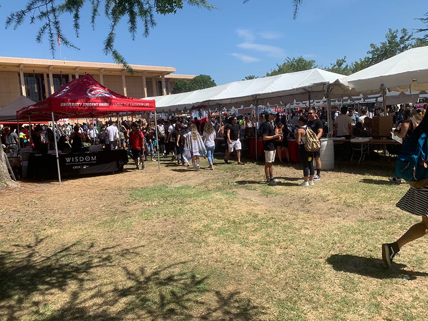 Meet the Clubs Event 2019 - Students at event