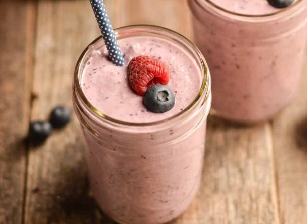 Mixed Berry Oatmeal Smoothie