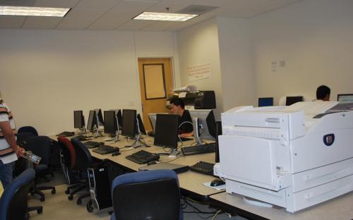 student in civil engineering computer lab 1