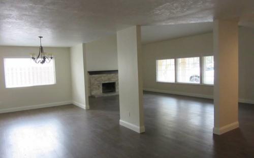 9400 Zelzah Ave - Dining Area/Living Room