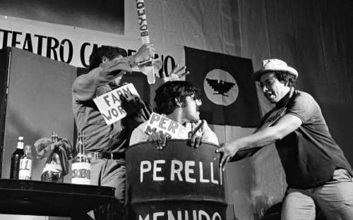El Teatro Campesino performs the acto Perelli Minetti Deal. Berkeley, 1967. Photograph by Emmon Clarke.