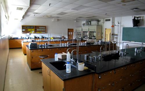 Eucalyptus Hall, General Chemistry Lab