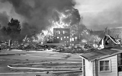 Fire at the Warner Brothers Studio, 1953