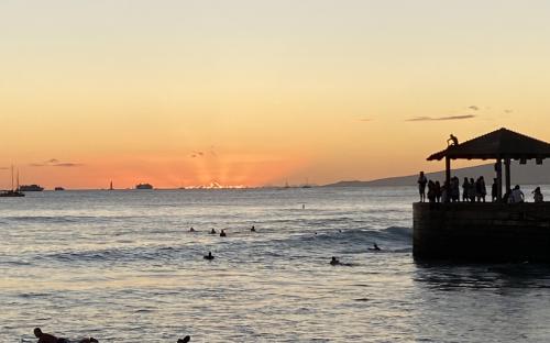 Sunset at Queens Beach – Oahu, Hawaii 