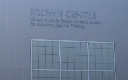 2000: Alumna Linda Brown and her husband Abbott donate $2 million to the university to help fund an aquatic therapy center bearing their name. 