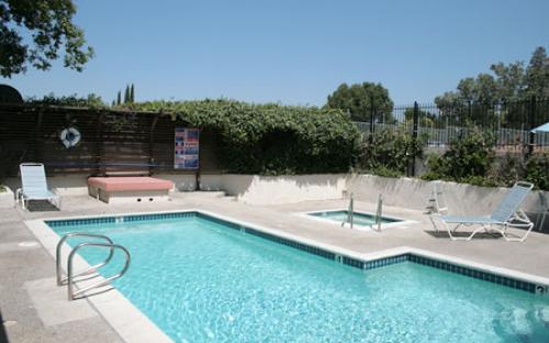 College Court Townhomes - Pool and Spa