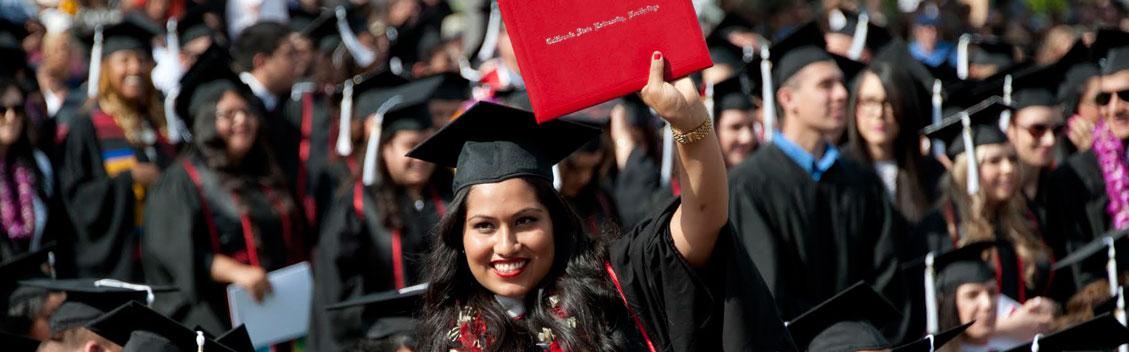 CAMINO Woman with Degree