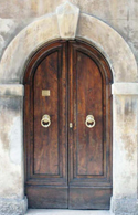 Small Time Machine on the street in the 18th century